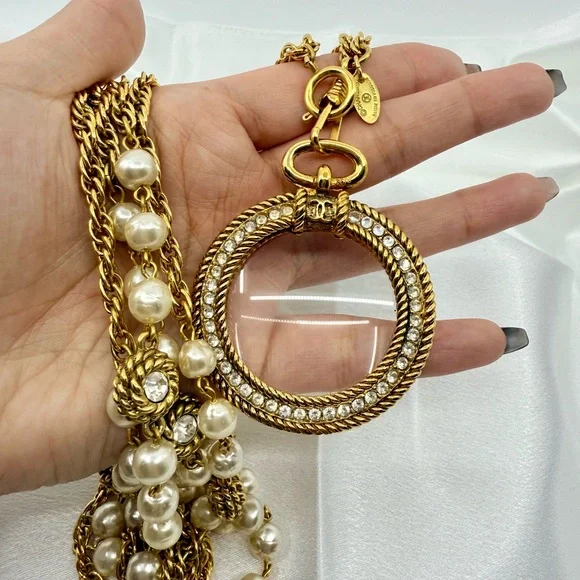 Chanel Vintage Pearl Crystal  Magnifying Glass Pendant Necklace XL - Picture 3 of 12